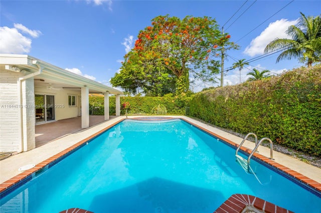 3 of 25 - 1237 Dove Ave, Miami Springs, FL