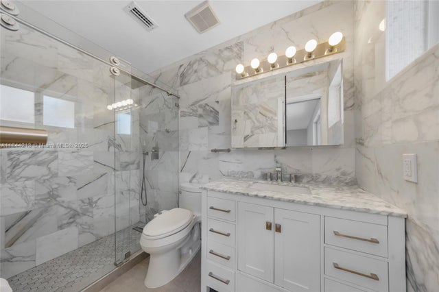 5 of 25 - 1237 Dove Ave, Miami Springs, FL