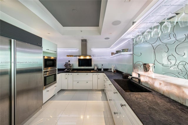 3 of 38 - 100 S Pointe Dr 3002, Miami Beach, FL
