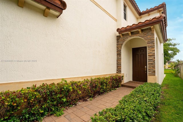 2 of 35 - 423 Se 33rd Ter, Homestead, FL