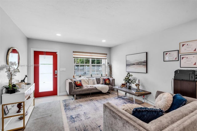 5 of 37 - 302 Nw 100th St, Miami, FL