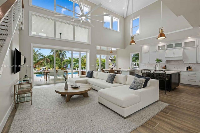 3 of 33 - 134 Nautilus Dr, Islamorada, FL