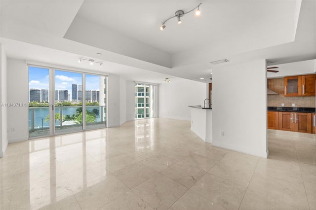 5 of 28 - 3301 Ne 183rd St 508, Aventura, FL