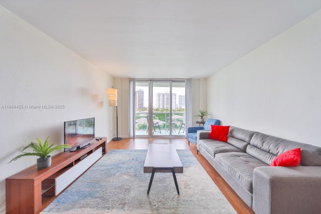1 of 17 - 19370 Collins Ave 622, Sunny Isles Beach, FL