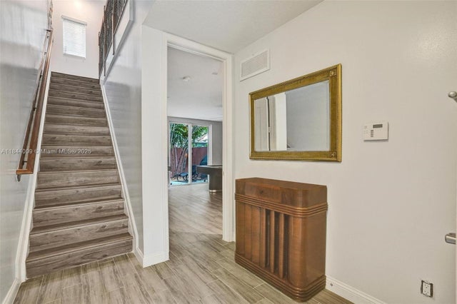 5 of 64 - 417 Se 13th St, Fort Lauderdale, FL