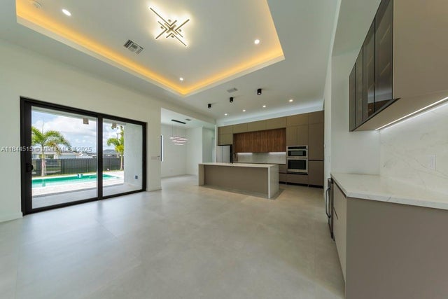 5 of 27 - 1714 Nw 20 Ter, Cape Coral, FL