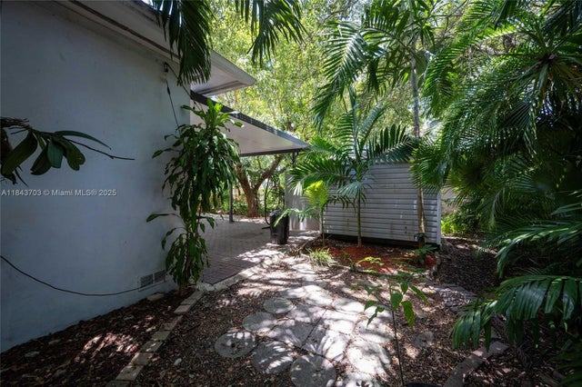 3 of 20 - 13325 Ne 10th Ave, North Miami, FL