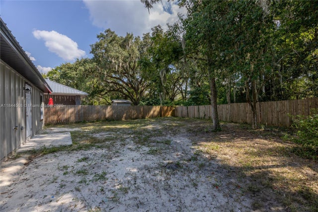5 of 32 - 1523 Ne 1st Avenue, Gainesville, FL