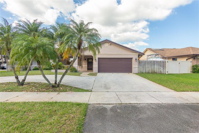 1 of 38 - 11945 Sw 54th St, Cooper City, FL