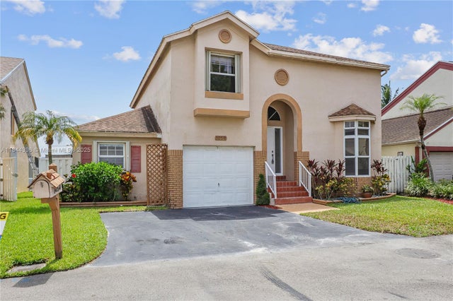 1 of 91 - 1050 Sw 109th Ter, Davie, FL