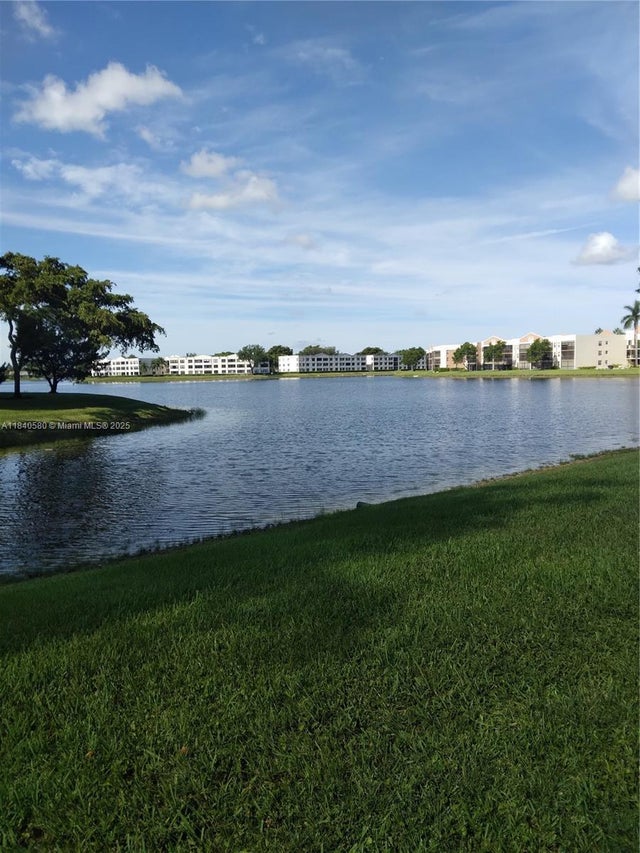 2 of 21 - 7635 Southampton Ter 105, Tamarac, FL