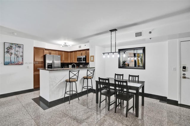4 of 27 - 19701 E Country Club Dr 5306, Aventura, FL