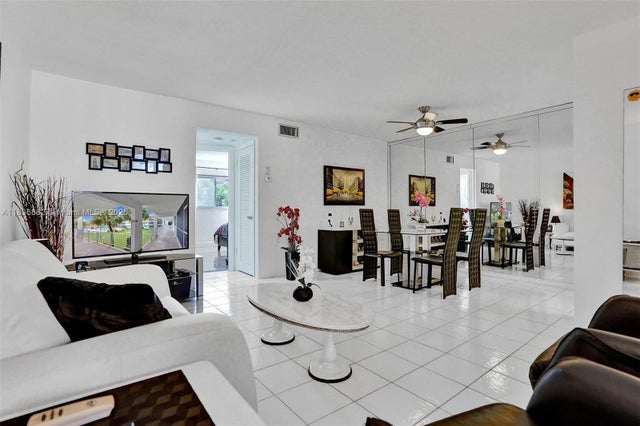 5 of 34 - 580 Egret Dr 215, Hallandale Beach, FL