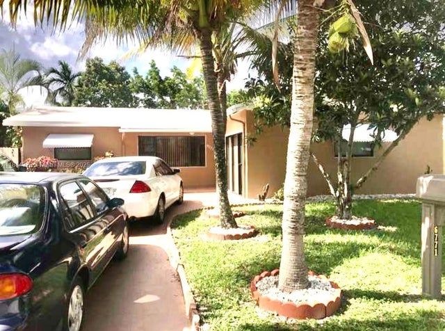 2 of 35 - 6771 Freedom St, Hollywood, FL
