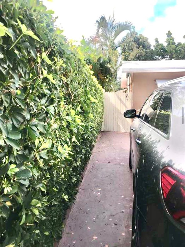 3 of 35 - 6771 Freedom St, Hollywood, FL