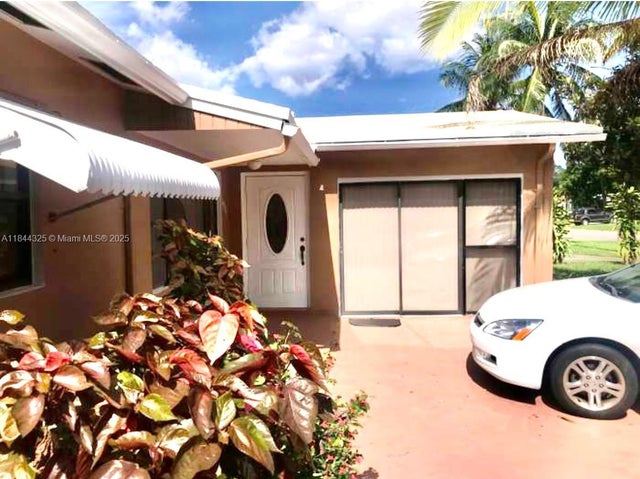 4 of 35 - 6771 Freedom St, Hollywood, FL