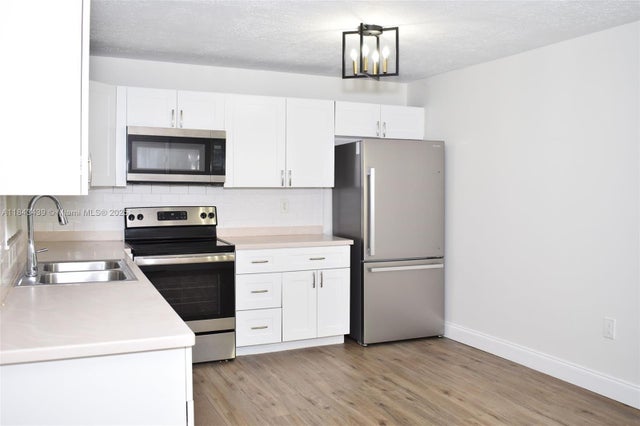 2 of 38 - 3041 N 74th Ave, Hollywood, FL