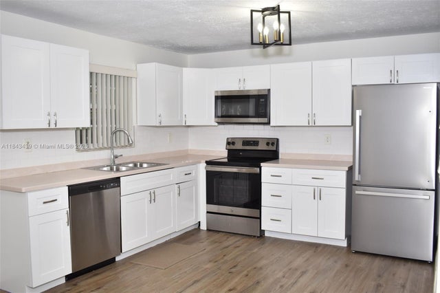 3 of 38 - 3041 N 74th Ave, Hollywood, FL