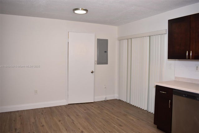 4 of 38 - 3041 N 74th Ave, Hollywood, FL