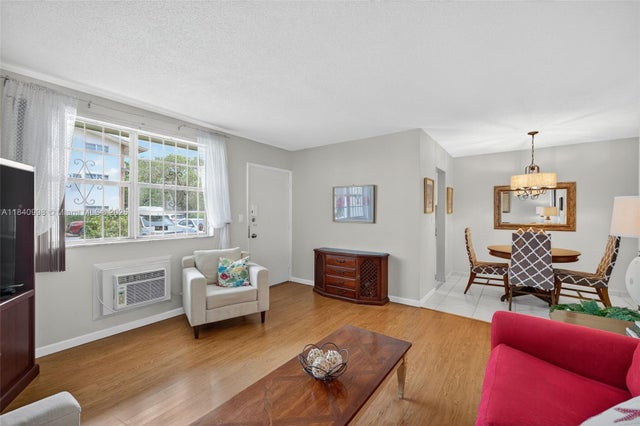 3 of 27 - 1355 Ne 167th St 110, Miami, FL