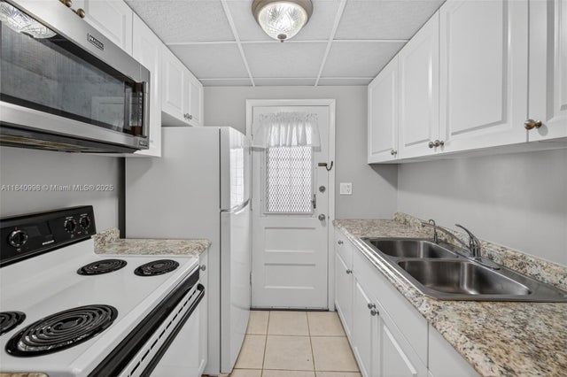 5 of 27 - 1355 Ne 167th St 110, Miami, FL