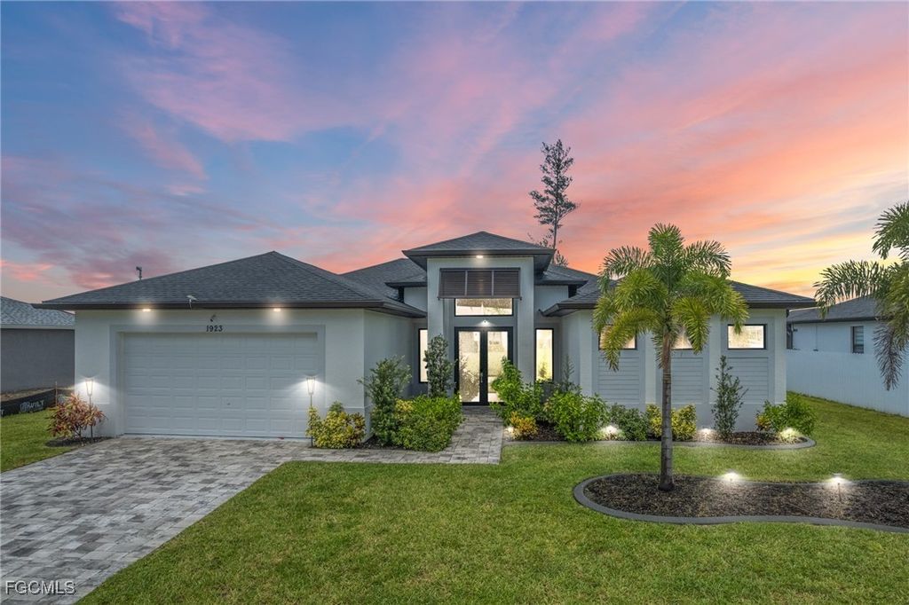 1923 Sw 8th Ct, CAPE CORAL