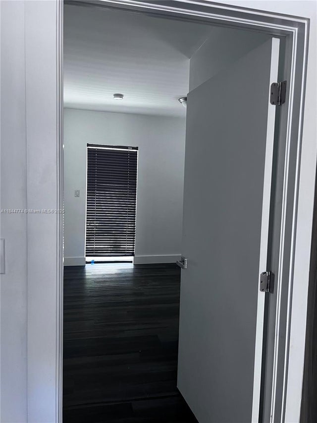 4 of 11 - 557 Michigan Ave 115, Miami Beach, FL
