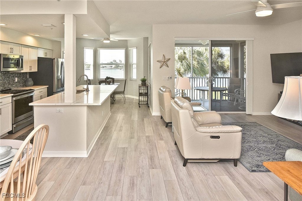 8096 Queen Palm Ln 226, Fort Myers