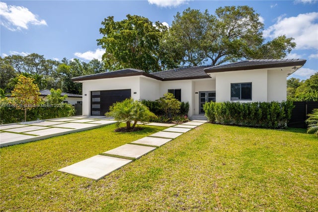 2 of 47 - 1030 Ne 121st St, Biscayne Park, FL