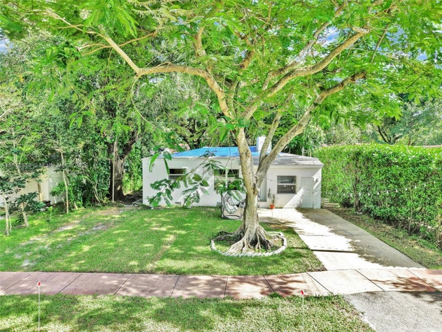 2 of 17 - 370 Ne 87th St, El Portal, FL