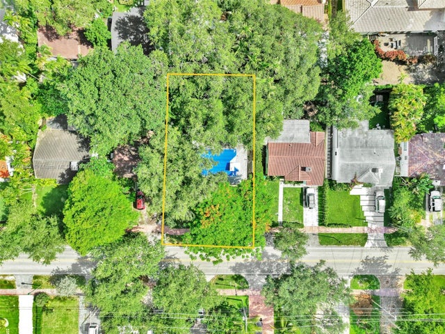 3 of 17 - 370 Ne 87th St, El Portal, FL