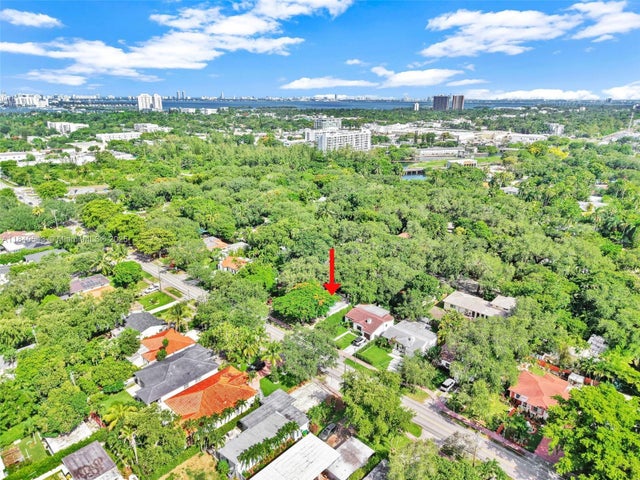 4 of 17 - 370 Ne 87th St, El Portal, FL