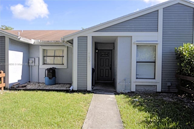 1 of 26 - 7951 Nw 41st Ct, Sunrise, FL