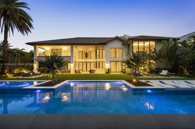1 of 44 - 110 Holiday Dr, Hallandale Beach, FL