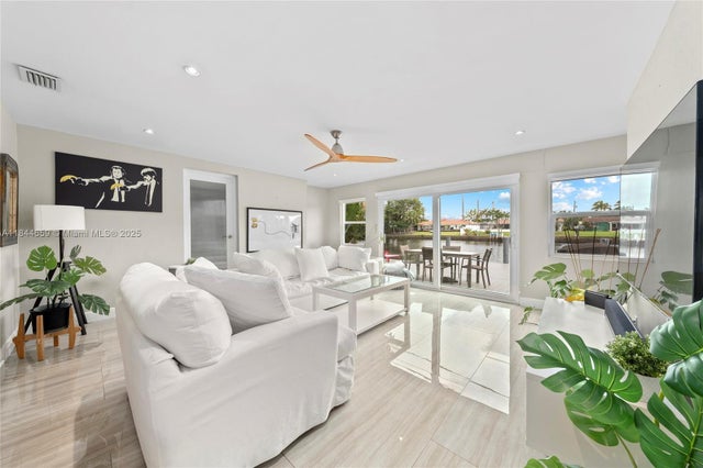 1 of 58 - 817 Nw 30th St, Fort Lauderdale, FL