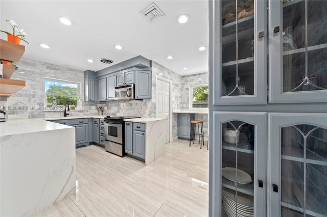 5 of 58 - 817 Nw 30th St, Fort Lauderdale, FL
