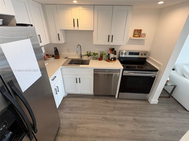 5 of 14 - 13499 Biscayne Blvd 902, North Miami, FL