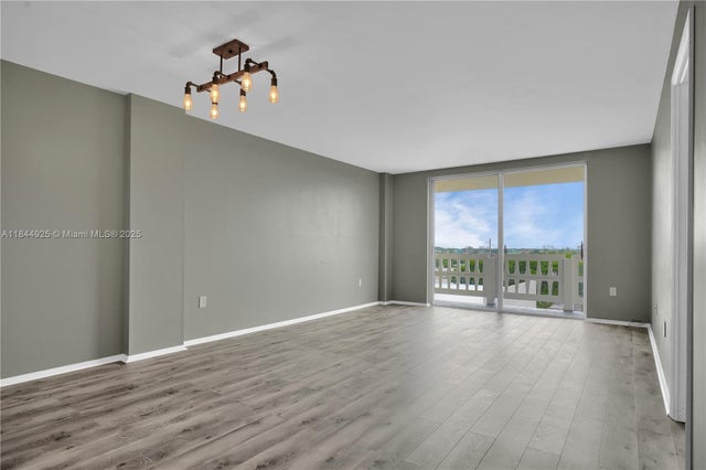 5 of 20 - 15600 Nw 7th Ave 701, Miami, FL