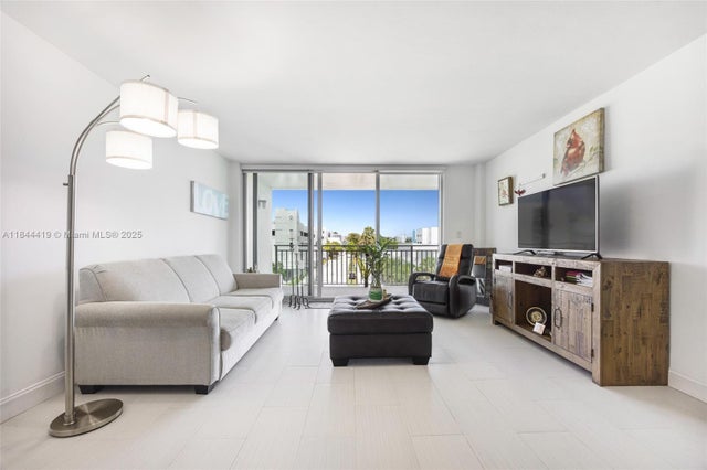 1 of 25 - 9500 W Bay Harbor Dr 4f, Bay Harbor Islands, FL