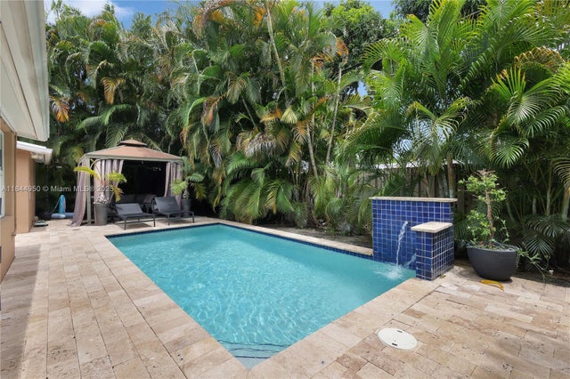 1 of 49 - 424 Ne 27th Dr, Wilton Manors, FL
