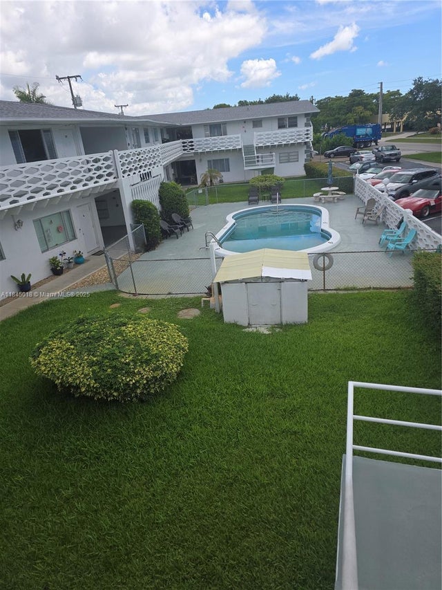 1 of 6 - 3847 S Cir Dr 9, Hollywood, FL