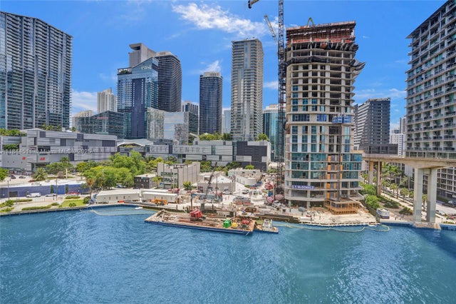 3 of 43 - 92 Sw 3rd St 905, Miami, FL