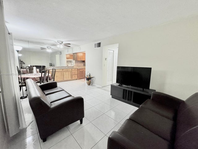 3 of 16 - 2145 Pierce St 122, Hollywood, FL
