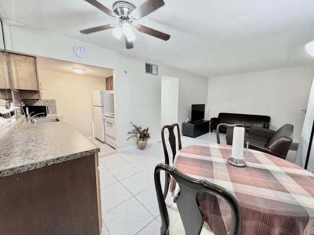 4 of 16 - 2145 Pierce St 122, Hollywood, FL