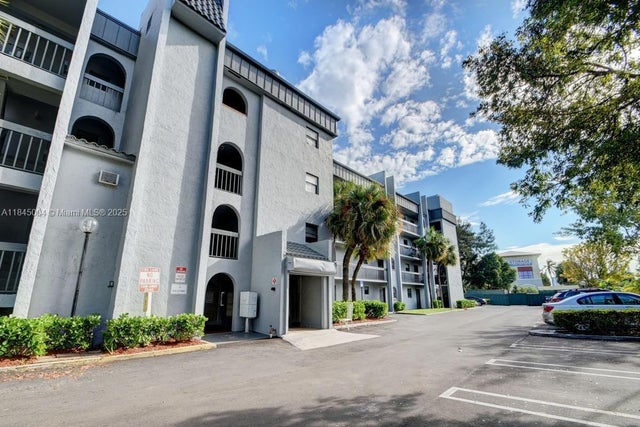 1 of 28 - 1720 N Congress Ave 403, West Palm Beach, FL