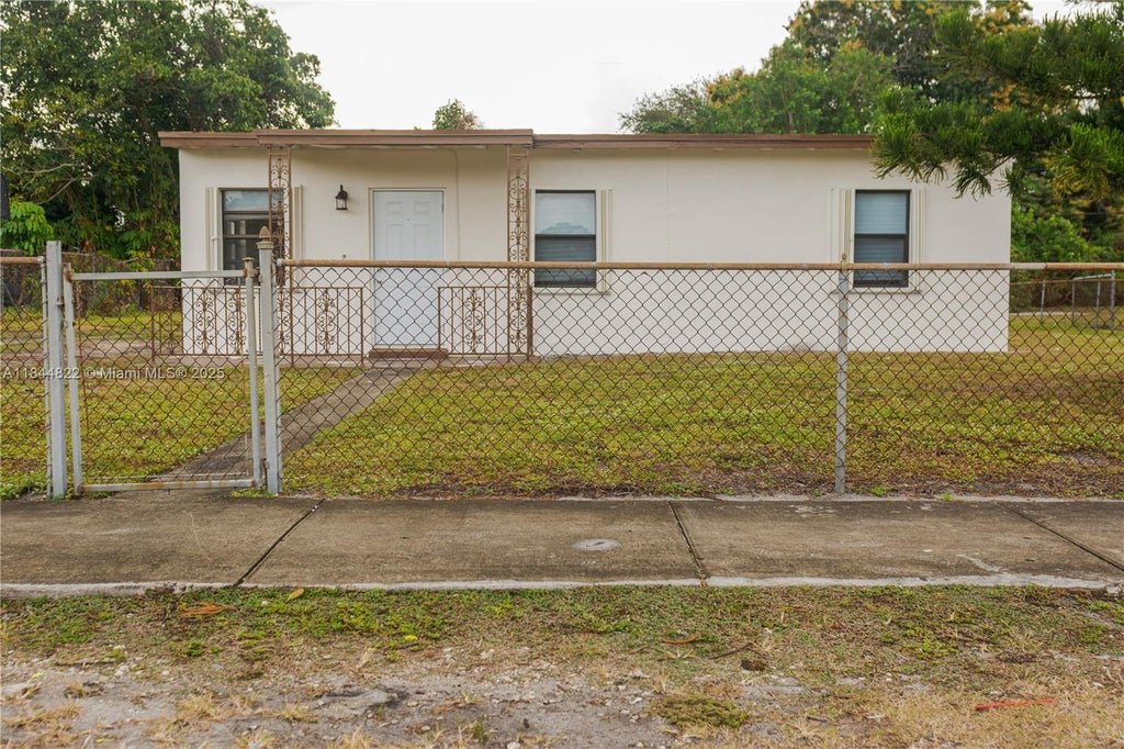 15955 Nw 22nd Ct, Miami Gardens