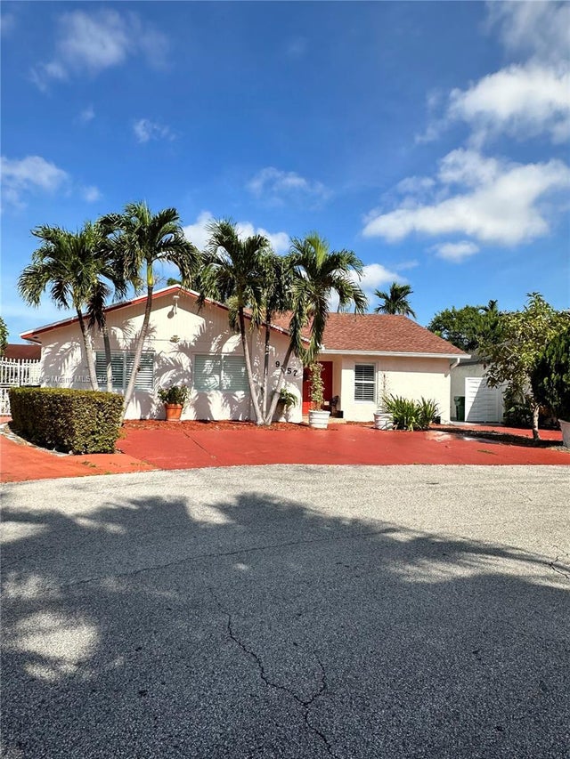 1 of 28 - 9857 Sw 7th St, Miami, FL