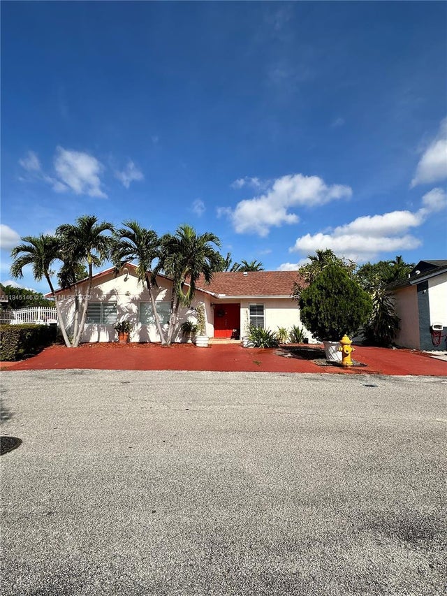 2 of 28 - 9857 Sw 7th St, Miami, FL