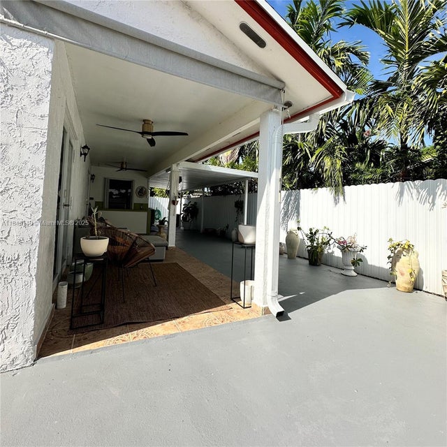 4 of 28 - 9857 Sw 7th St, Miami, FL