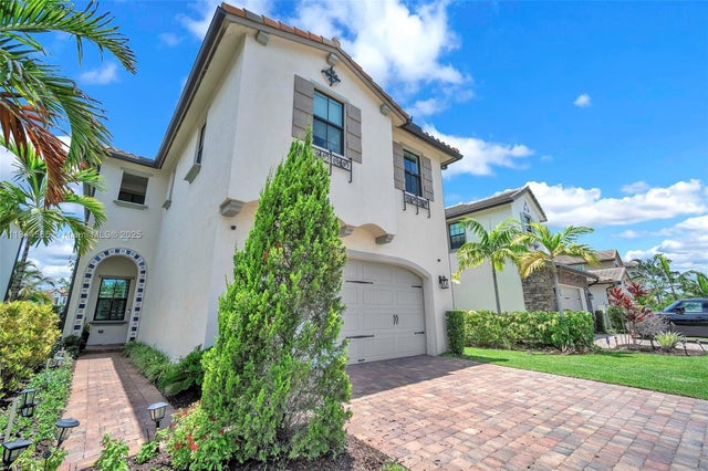 2 of 47 - 11824 Sw 13th Ct, Pembroke Pines, FL